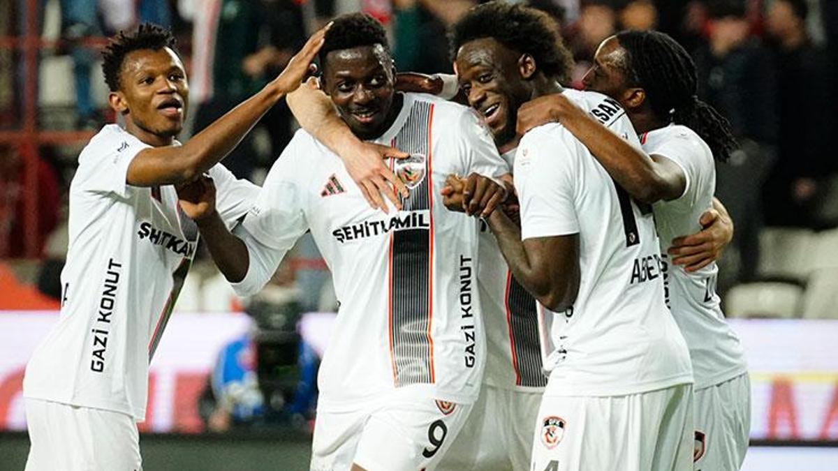 Gaziantep FK, Antalya’ya patladı! | Maç sonucu Antalyaspor – Gaziantep FK: 1-4 (Süper Lig 26. hafta)