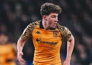 Hull City zirvede yarışında fırsat tepti