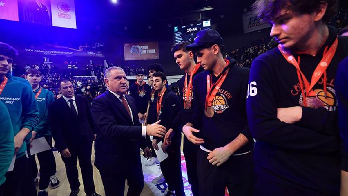 Okul Sporları Basketbol Finali NBA maçlarını aratmadı